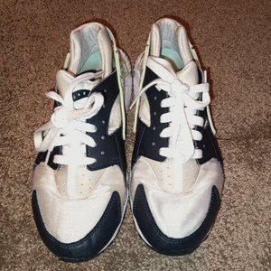 Huarache By Nike Youth Shoes